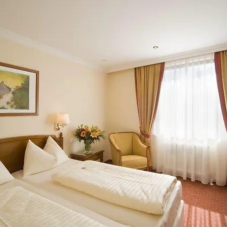 沃吉内尔特劳贝酒店 4* 利恩茨