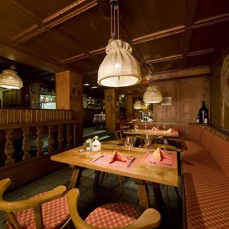 沃吉内尔特劳贝酒店 4* 利恩茨